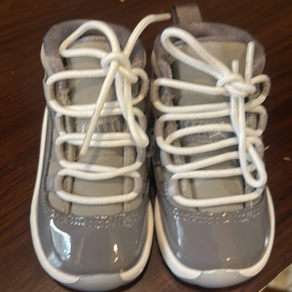 Jordan 11's - Picture 3 of 4